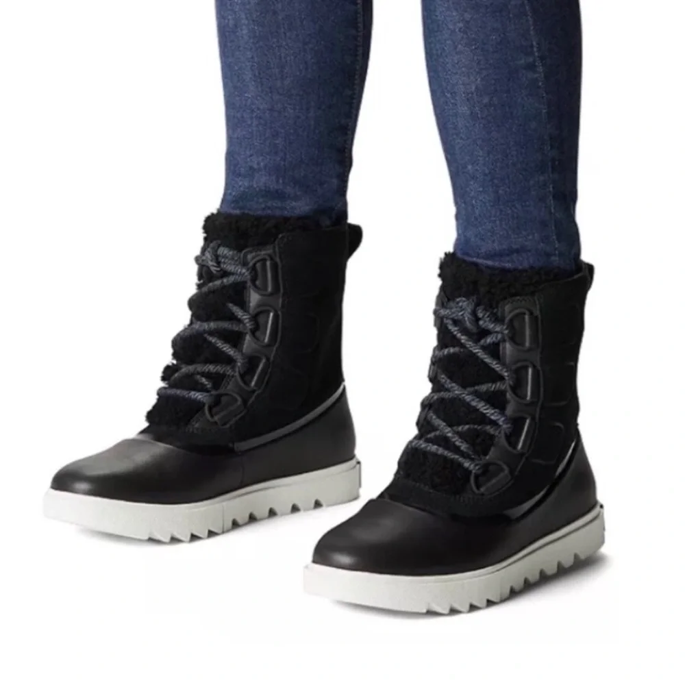 Sorel Joan of Arctic Next Lite Shearling Trimmed Suede Boots Size 9